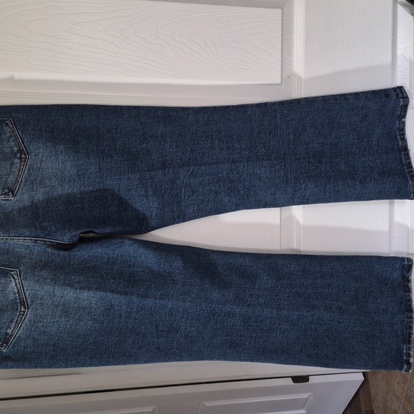 NWT Good American Crop Mini Boot Jeans Size 10 - Picture 6 of 9